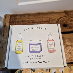 Earth Harbor Seas the Day Kit - Cleanser & Exfoliant Set